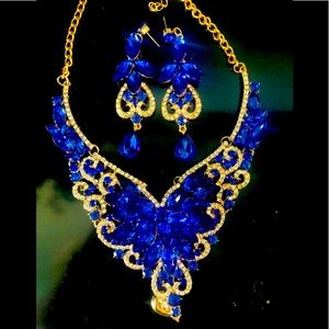 Blue Sapphire!Crystals.Necklace/earrings Gorgeous!